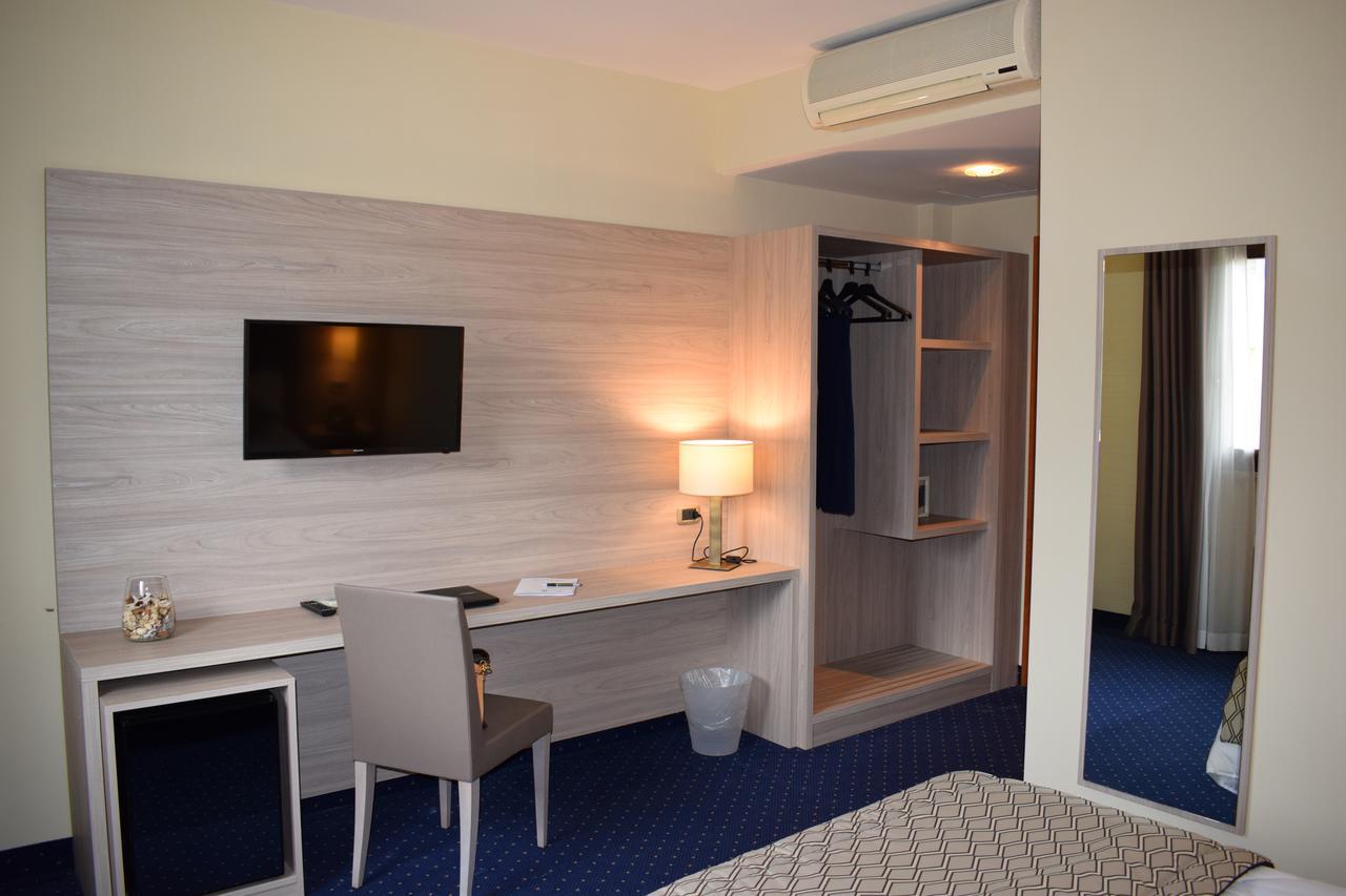 Ponzano Romano Roma Domus Hotel מראה חיצוני תמונה
